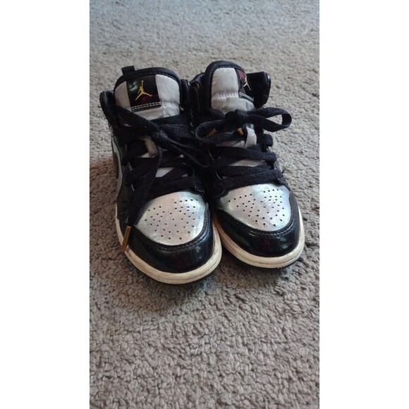 NIKE AIR JORDAN 1 MID SE (GS)BLACK/METALLIC Silver (FZ3937 001) Size 12C - Picture 1 of 8
